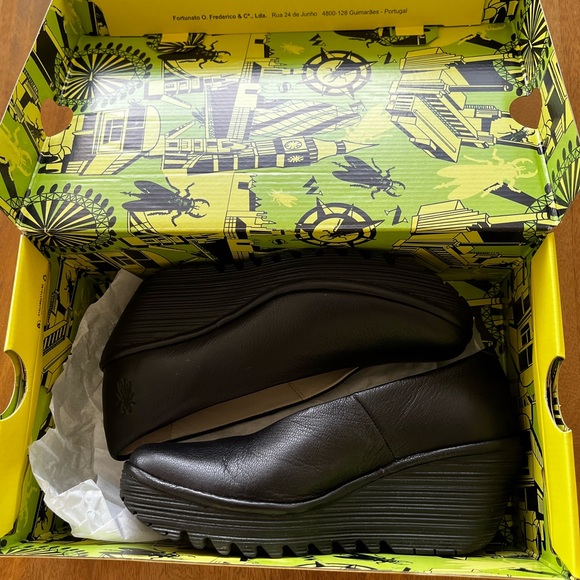 FLY London Yaz Wedge Pump, Black Mousse EUR Size 37 made in Portugal- in box - Picture 5 of 5